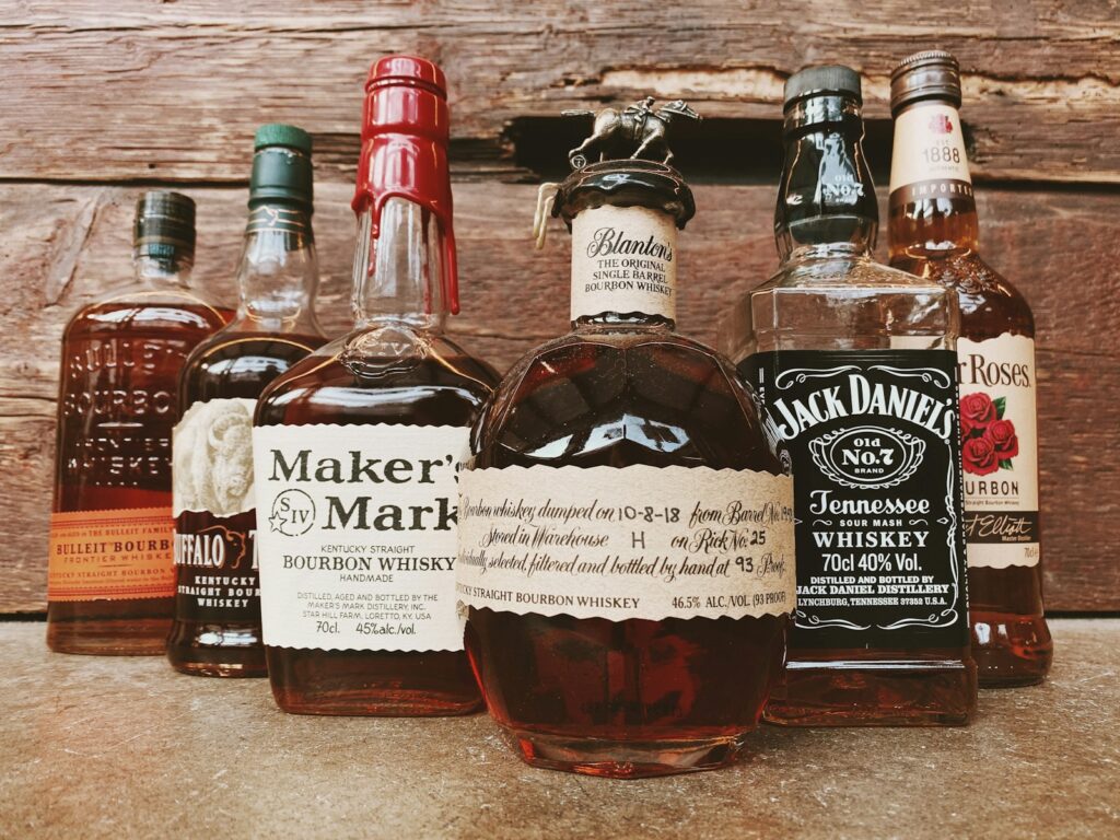 láhve whisky
